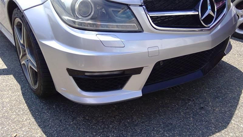2009–2015 Mercedes C63 AMG showing OEM 18x8 front wheel fitment