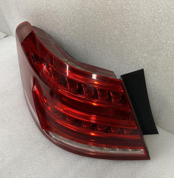 OEM Mercedes-Benz Left Outer Tail Light Assembly A2129060757 | 2014–2016 E-Class W212