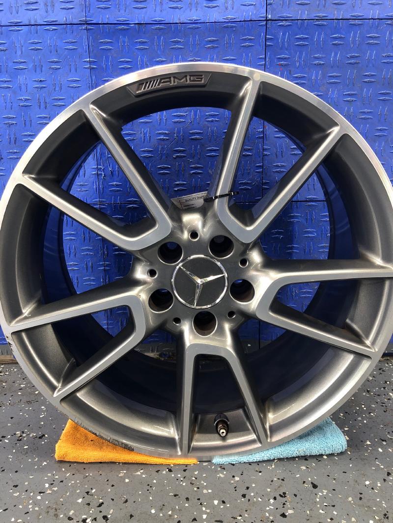 16-19 Mercedes C43 C300 OEM Rear AMG Wheel 19x8.5 Rim 2054016500 Grey Accents Gray Benz