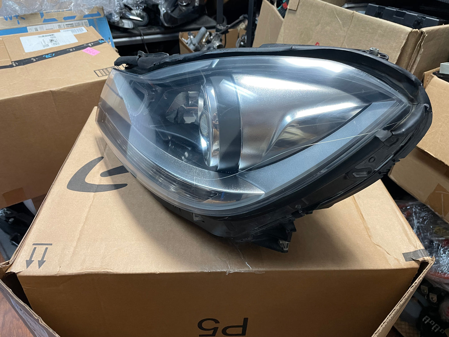 C250 C350 Left Bi-Xenon Driver Side Headlight Complete with Ballast 2048203939