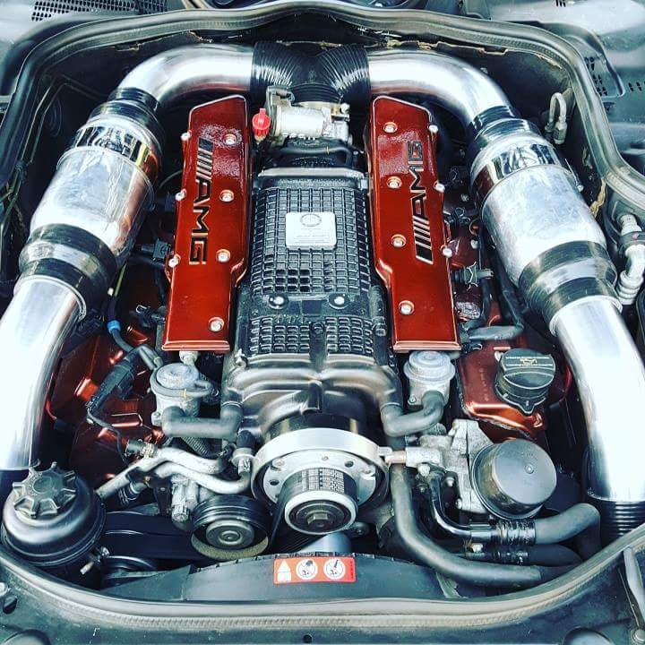 BenzUnited Parts 3″ aluminum M113k intake kit fully installed on Mercedes-AMG E55 CLS55 SL55 S55 CL55 engine bay