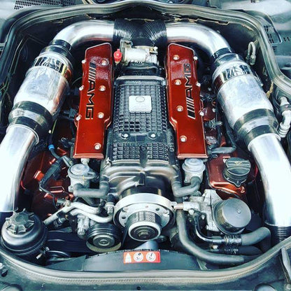 BenzUnited Parts 3″ aluminum M113k intake kit fully installed on Mercedes-AMG E55 CLS55 SL55 S55 CL55 engine bay