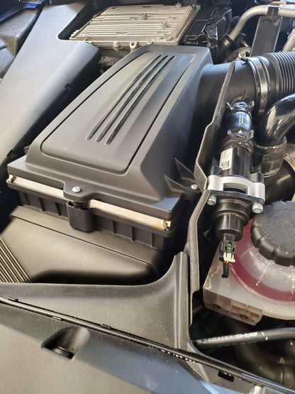 Blow-off valve VTA adapter installed on Mercedes-AMG E63 M177 turbocharger
