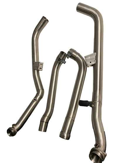 Pair of M157 catless downpipes with mounting brackets for E63 AMG CLS63