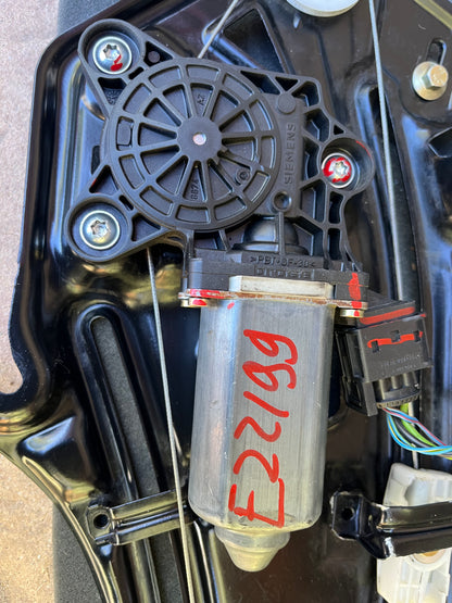 Window regulator motor on the A2156700103 rear left quarter window regulator, Mercedes W215 CL-Class