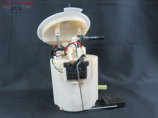 OEM right-side fuel pump assembly with level sensor for 2012–2015 Mercedes C250 and SLK250, part number A2045400817