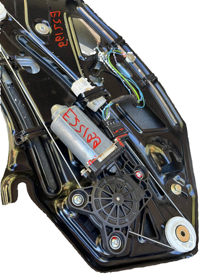2000-2006 Mercedes W215 CL500 CL55 AMG CL600 CL65 AMG Rear Right Quarter Window Regulator Assembly A2156700203