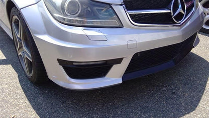 2009–2015 Mercedes C63 AMG showing OEM 18x8 front wheel fitment