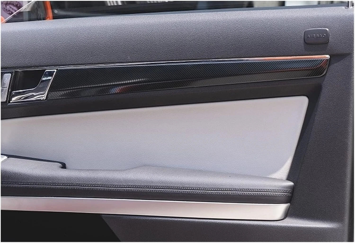 side view of carbon fiber style door trim on W207 E-Class Coupe